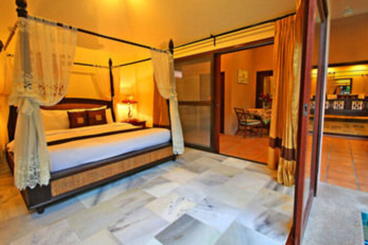 Hotel Suite Photo