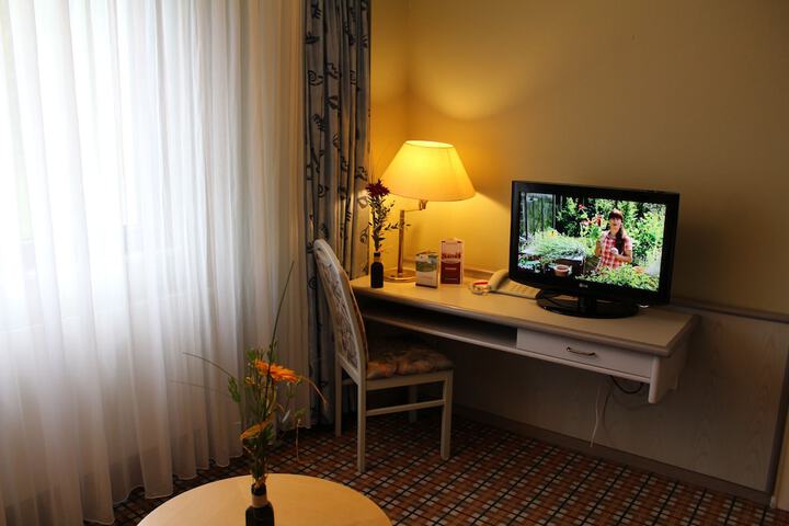 Room 28 of 79