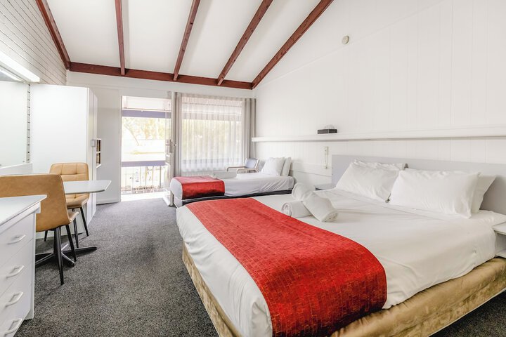 Room 6 of 20