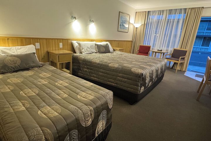 Room 34 of 42