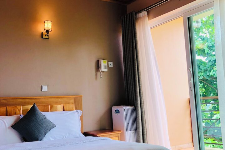 Room 3 of 39