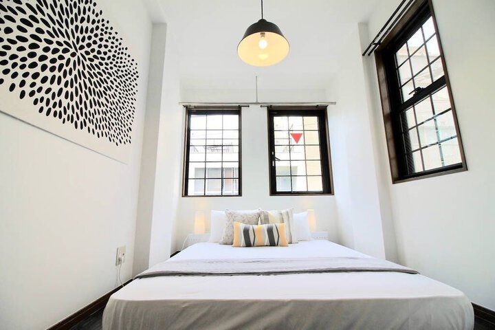Room 32 of 52