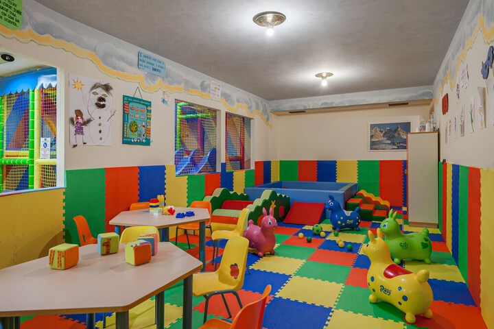 Childrens Activities 163 of 212