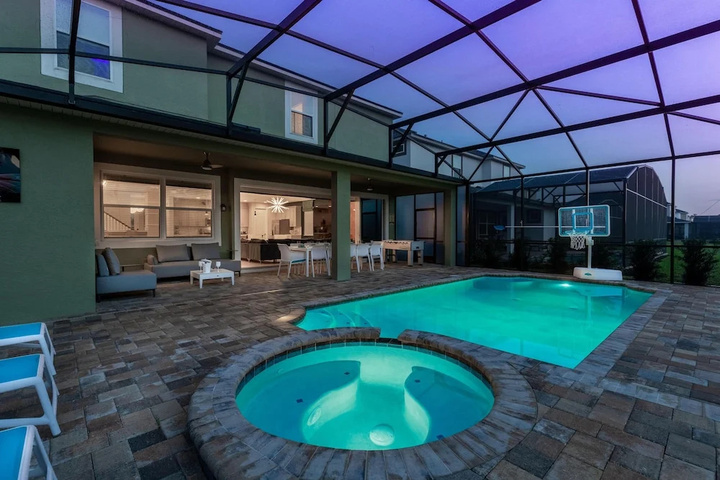 Pool 12 of 27