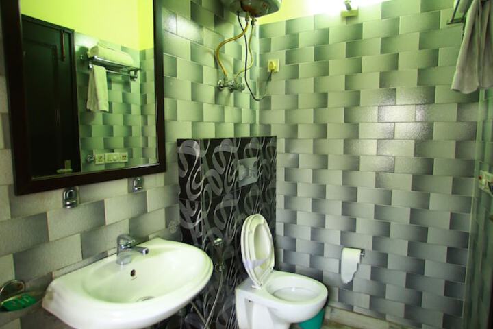 Room 54 of 68