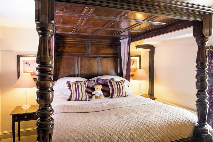 Room 4 of 52