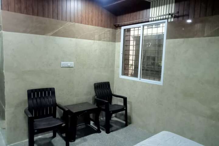 Room 12 of 33