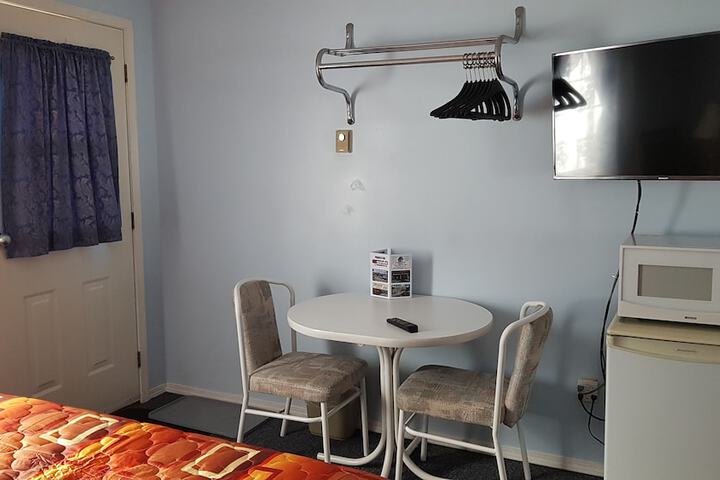Room 20 of 33
