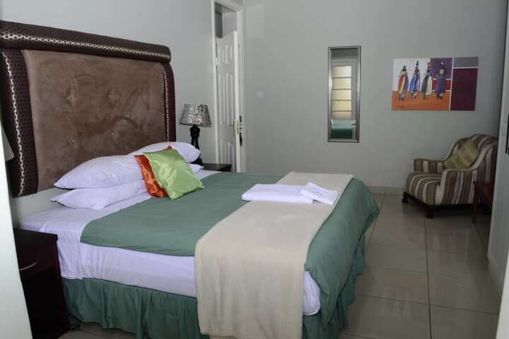 Room 2 of 6