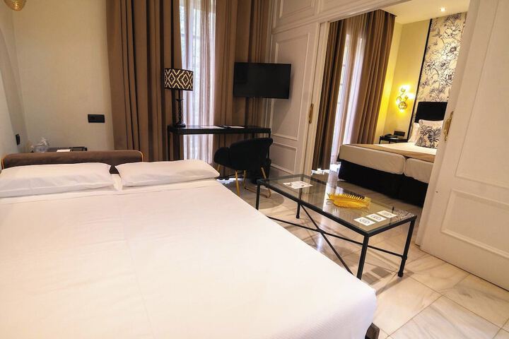 Room 44 of 82