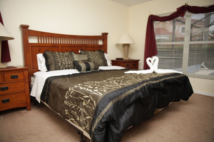 Room 7 of 25