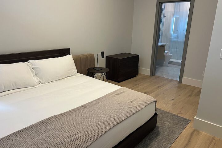 Room 10 of 109