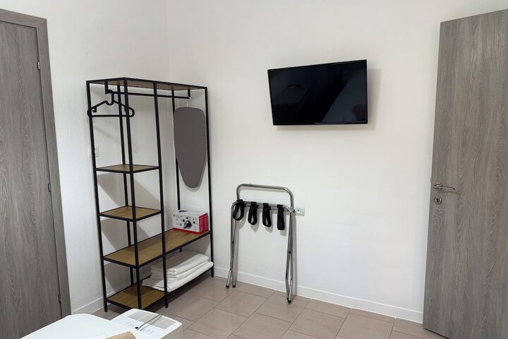 Room 45 of 171
