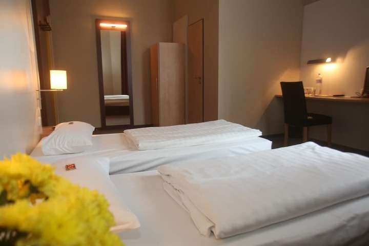 Room 8 of 23