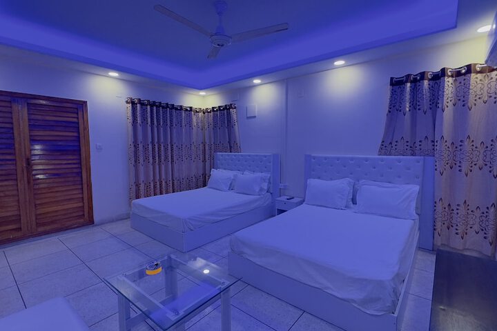Room 10 of 17