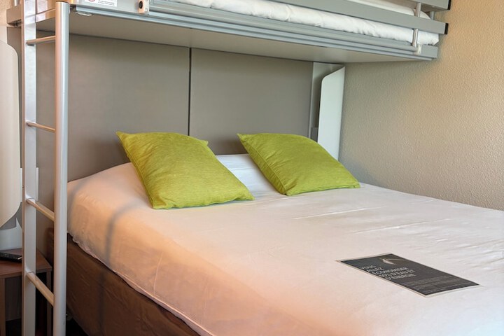 Room 19 of 48