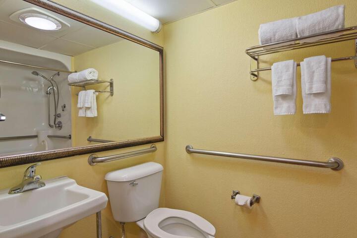 2 Queen Beds Ocean Front Balcony Kitchenette (9 of 24)