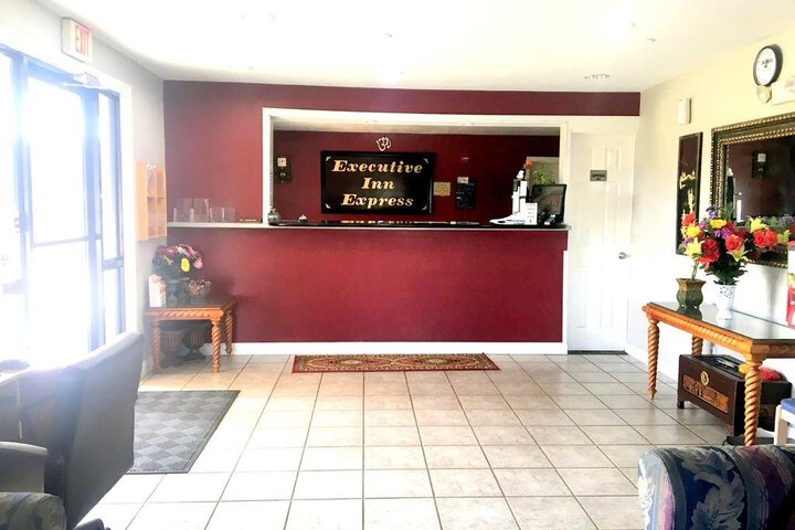 Exterior of EXECUTIVE INN EXPRESS DELHI