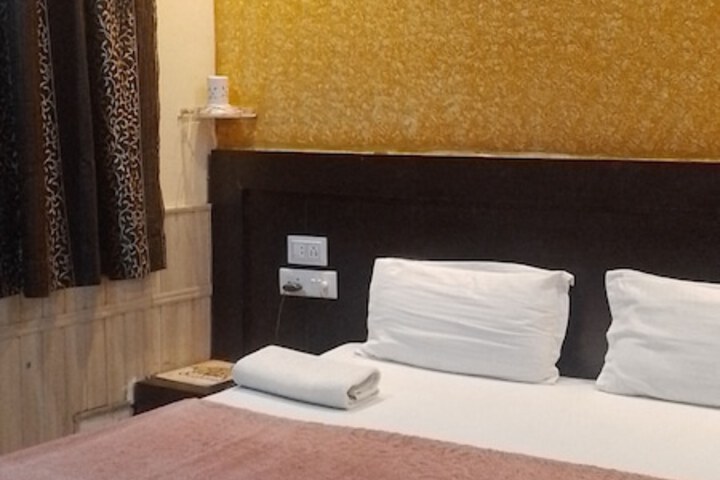 Room 8 of 17