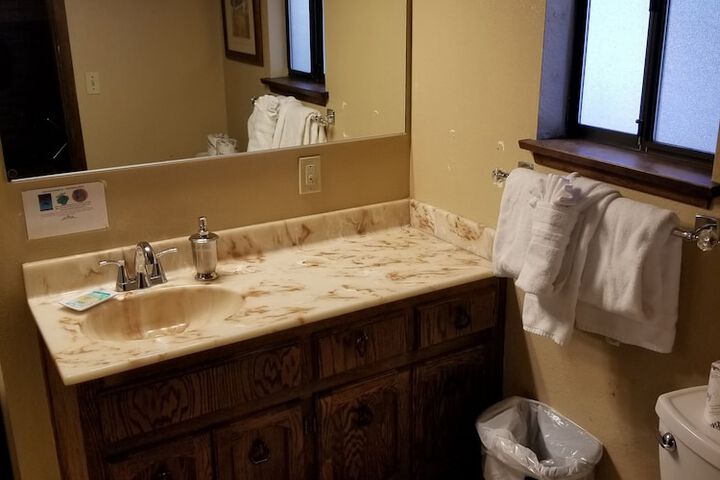 Room 141 of 178