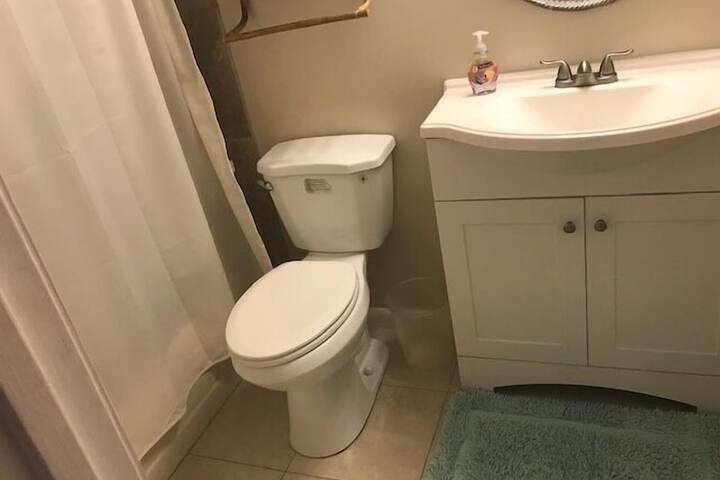 Room 12 of 25