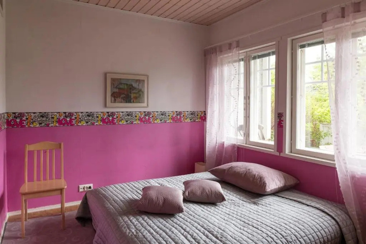 Room 2 of 9