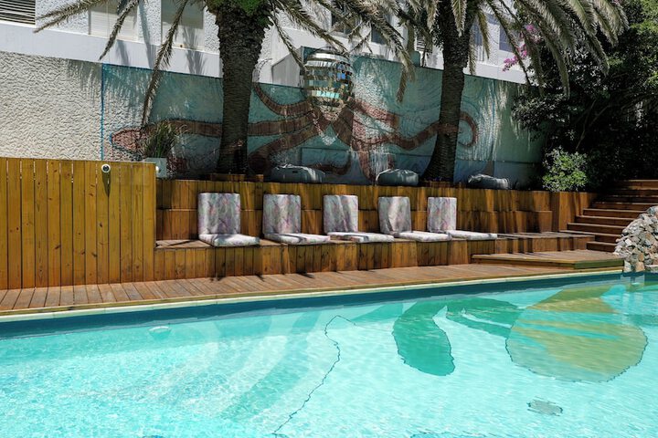 Pool 40 of 51
