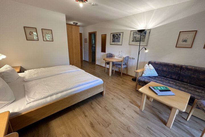 Room 44 of 137