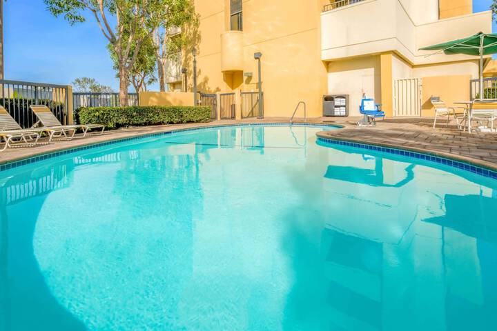 Pool 22 of 30