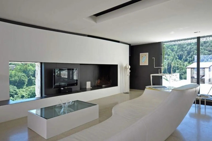 Room 2 of 12
