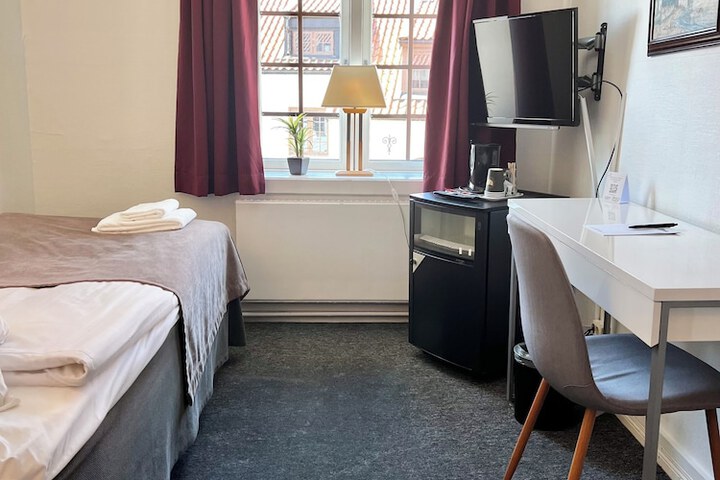 Room 28 of 57