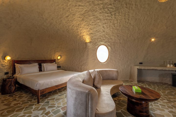 Room 9 of 35