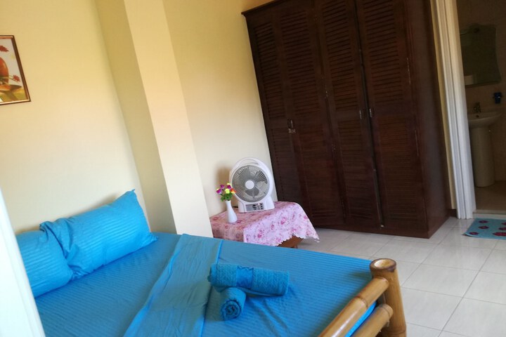 Room 6 of 20
