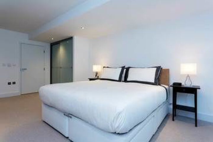 Room 12 of 16