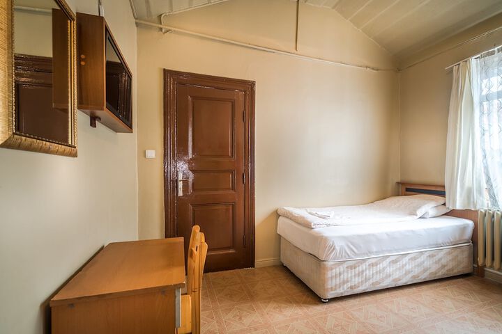 Room 22 of 40