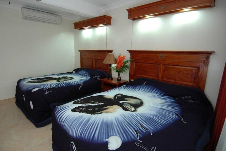 Room 6 of 34