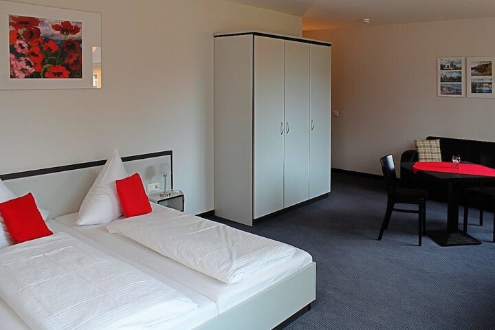 Room 5 of 37