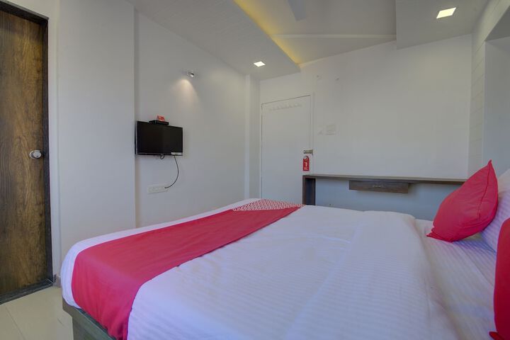 Room 8 of 17