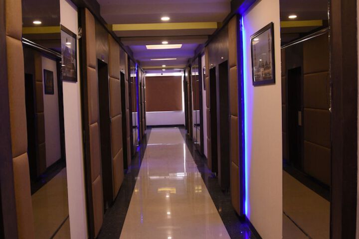 Ballroom/Hall 26 of 36
