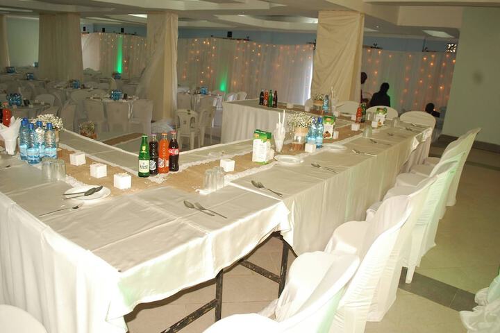 Ballroom/Hall 40 of 99