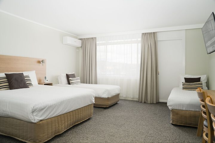 Room 12 of 15