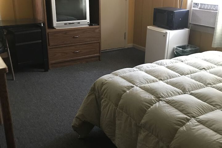 Room 16 of 19