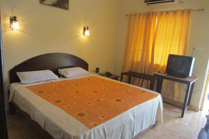 Room 10 of 37