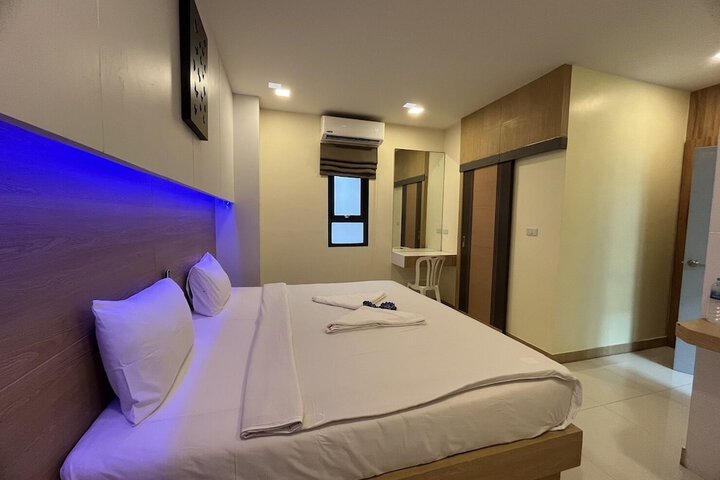 Room 9 of 20