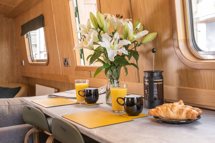 Breakfast/Coffee Service 80 of 98