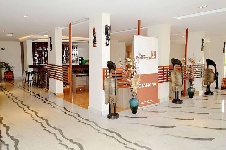 Hotel Interior 7 of 32