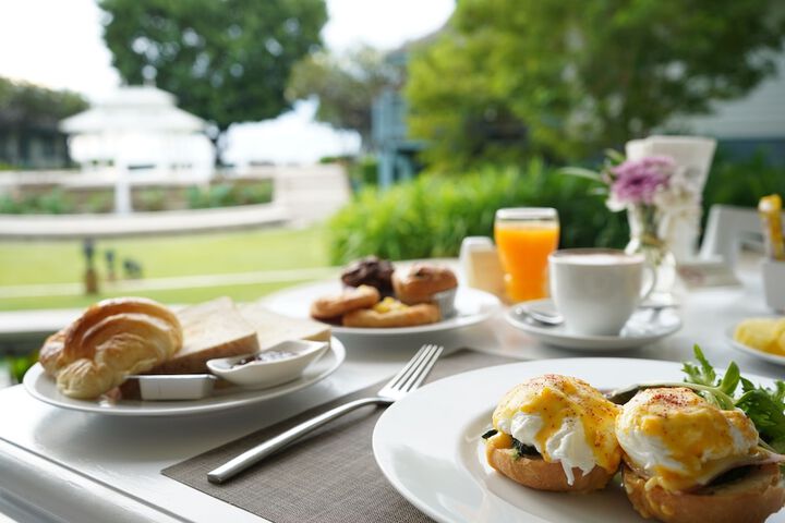Breakfast/Coffee Service 74 of 113