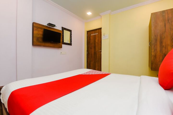 Room 6 of 15