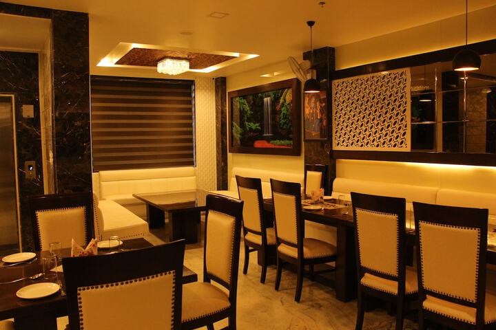 Dining 83 of 123