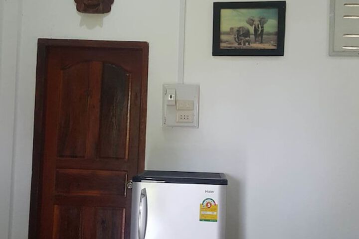 Room 5 of 11